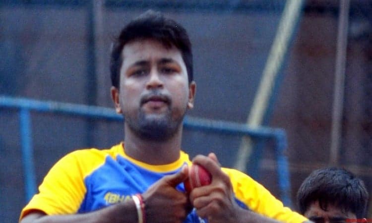 Images for Pragyan Ojha released from Bengal duties by CAB
