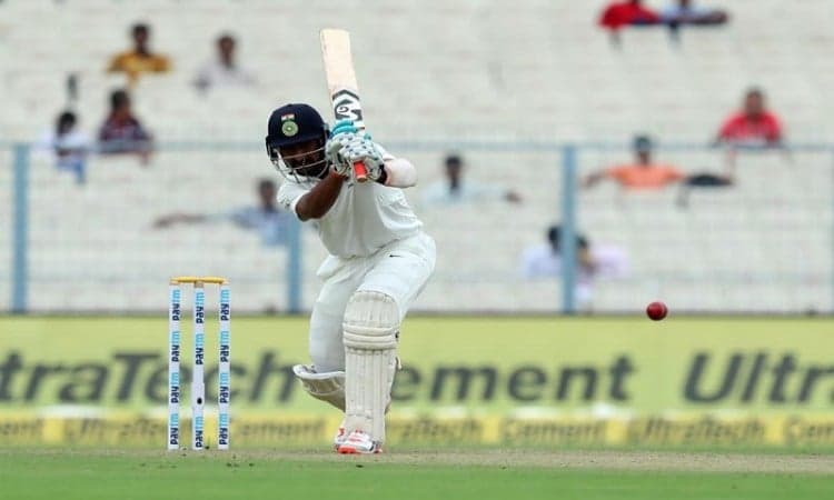 Chesteshwar Pujara wages lone battle as India totter at 74/5 on Day 2