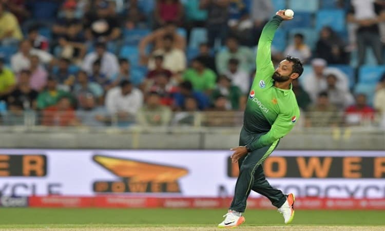 Pakistan's Mohammad Hafeez banned again for illegal action by ICC