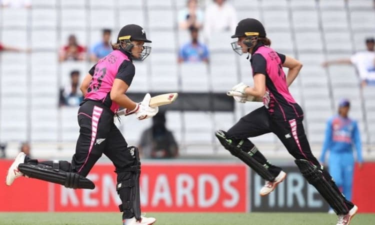 New Zealand Women win a last-ball thriller at Eden Park Images