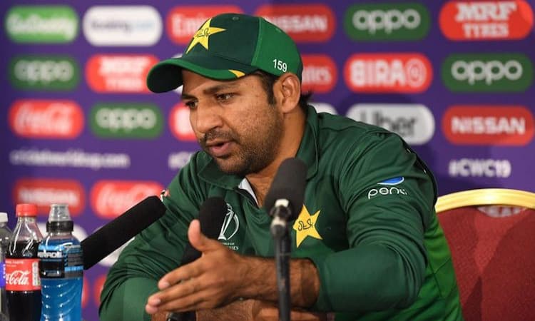 Middle-order collapse frustrates captain Sarfaraz after defeat against India Images