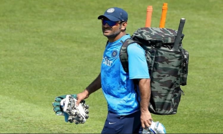 MS DHONI