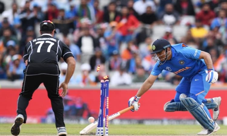 MS DHONI