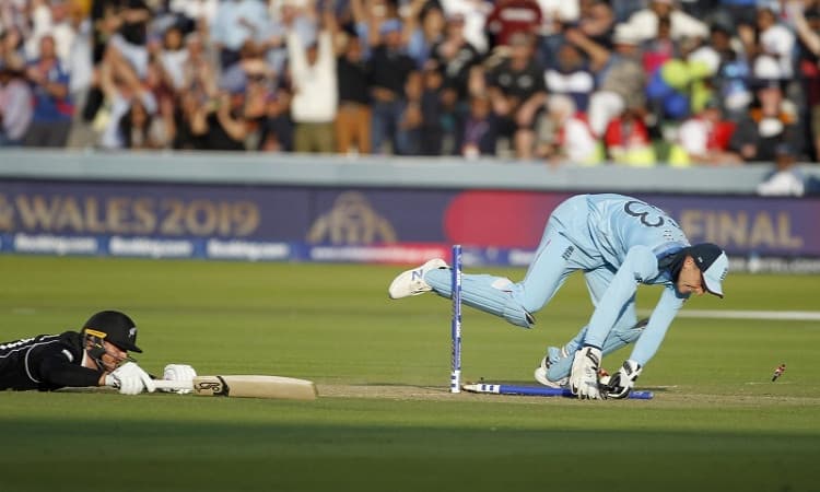 Jos Buttler dismisses Martin Guptill