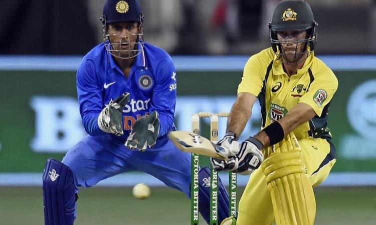 Dhoni and Glenn Maxwell