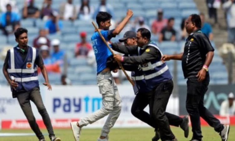 Pune Test: Gavaskar angry as fan breaches security cordon Images