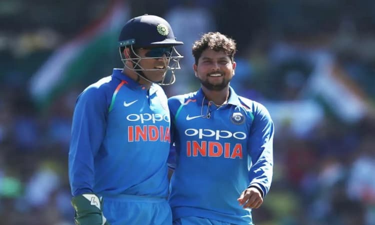 MS Dhoni and Kuldeep Yadav