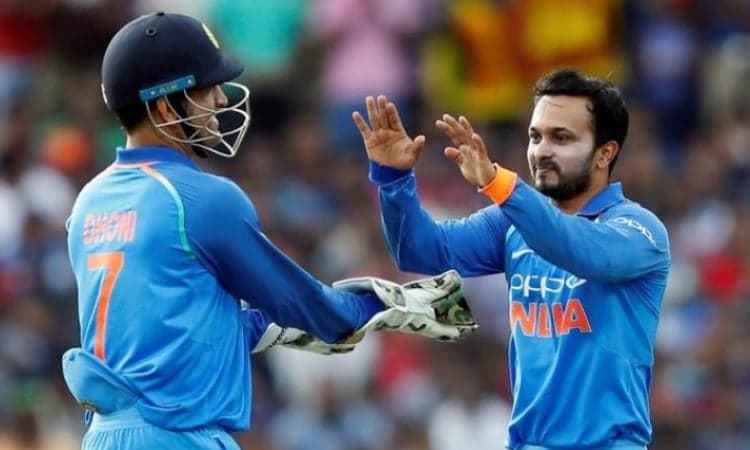 Kedar Jadhav and MS Dhoni