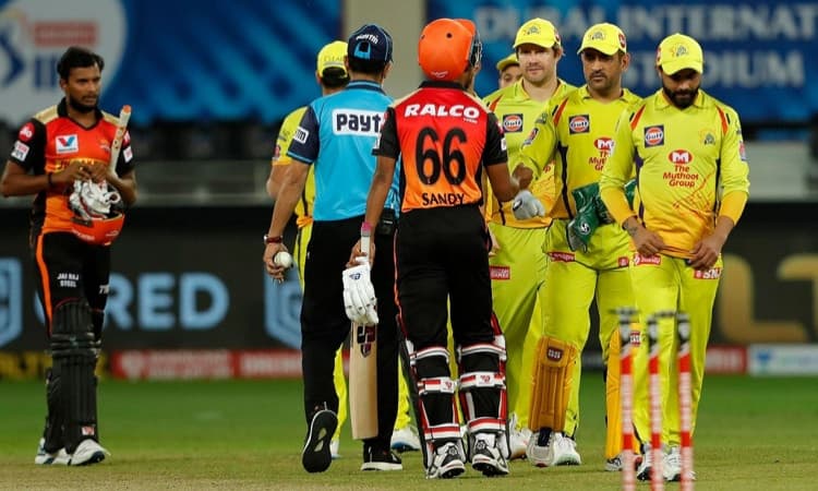 Chennai Super Kings Beat SunRisers Hyderabad,Keep Playoff Hopes Alive