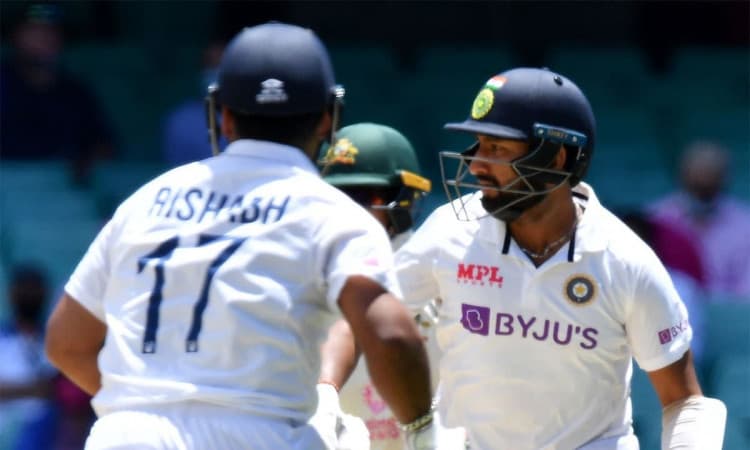 Cheteshwar Pujara Holds Firm As Australia Pile Pressure On India
