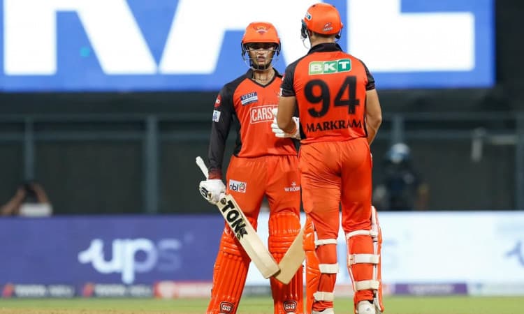 Cricket Image for Abhishek, Markram Roars Against Gujarat Titans, SRH Puts 195/6 Runs On Board