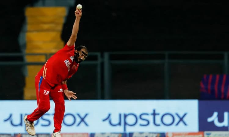 Cricket Image for Rishi Dhawan Wearing Face Shield Against CSK Match Catches Everyone's Eye