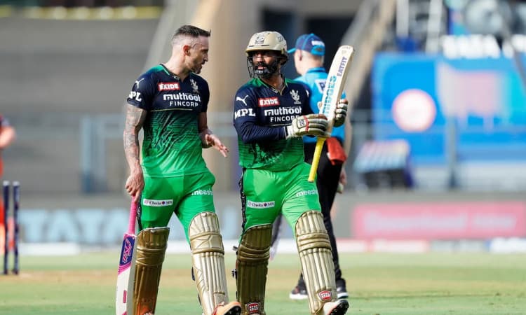 Cricket Image for RCB Skipper Du Plessis Had Plans To Get Karthik On Strike Against SRH