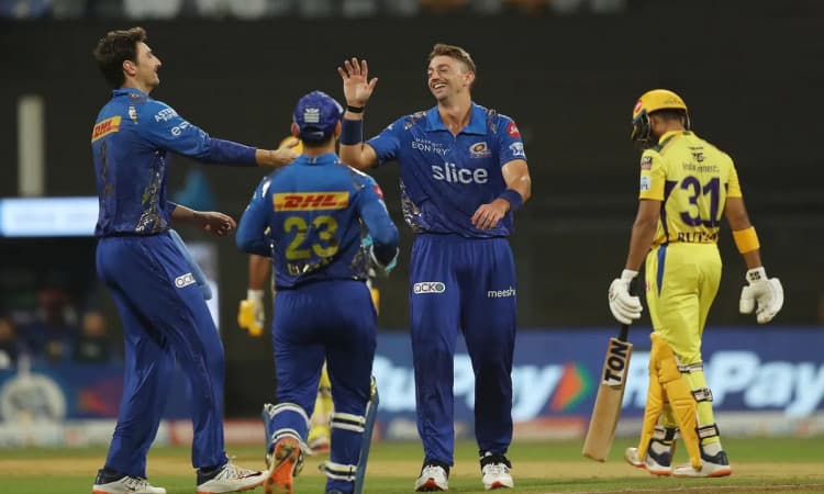 Cricket Image for CSK Batting Rattles At 97, Sams Displays Amazing Bowling Show