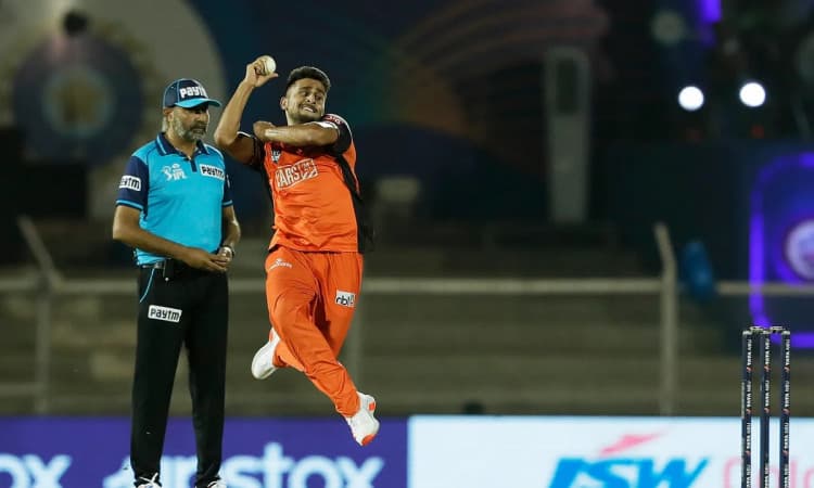 Cricket Image for Umran Is Getting To Learn A Lot From Top Players In The World, Says Umran Malik's 