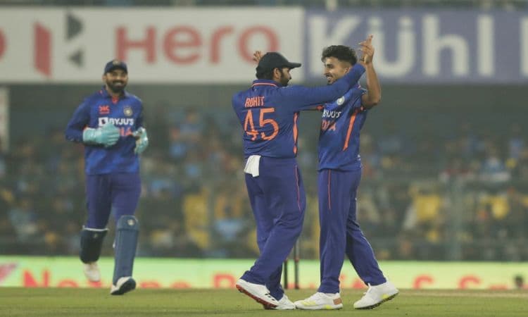 1st ODI: Shanaka's valiant century in vain as India win by 67 runs against Sri Lanka