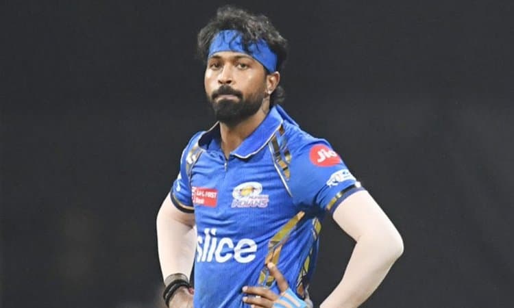 New Skipper Hardik Pandya Under Fire From Rohit Fans As Mumbai Indians Slump