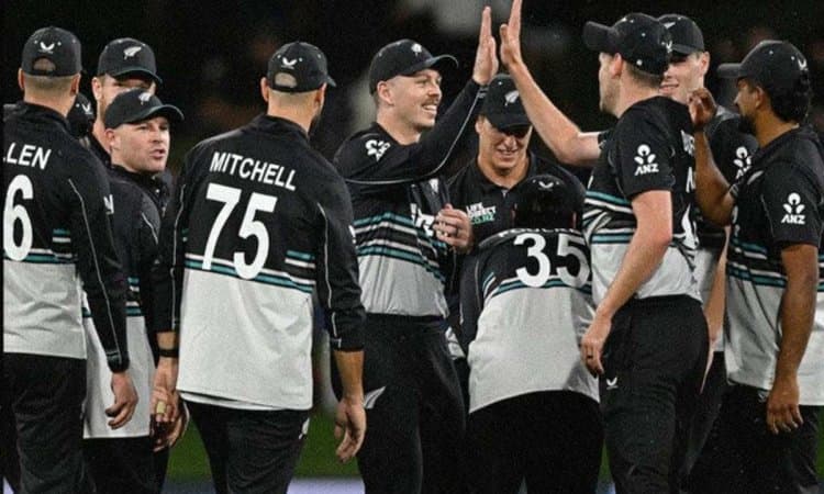 New Zealand Hand Sorry Pakistan Biggest Defeat To Clinch T20I Series
