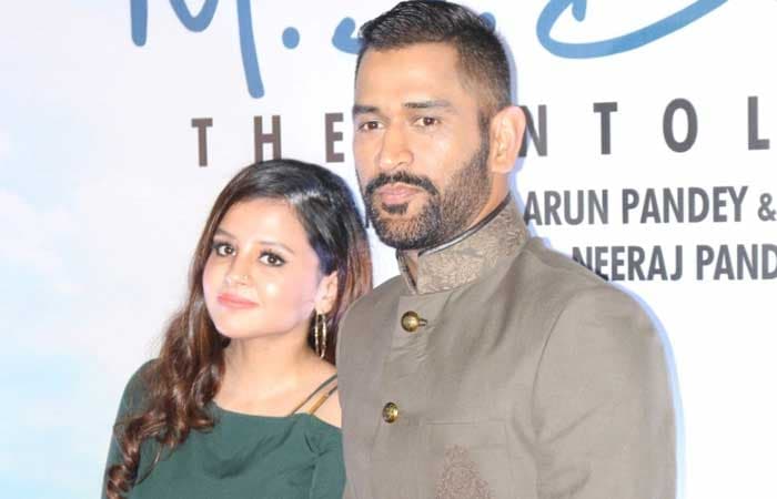 Mahendra Singh Dhoni and wife Sakshi Image