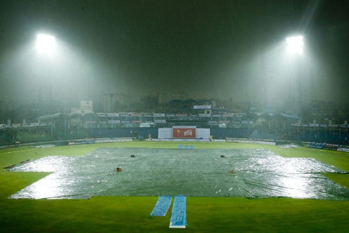 Rain denies second day's play 