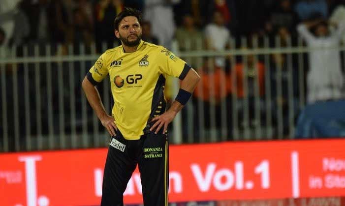 Injured Shahid Afridi out of PSL final against Gladiators